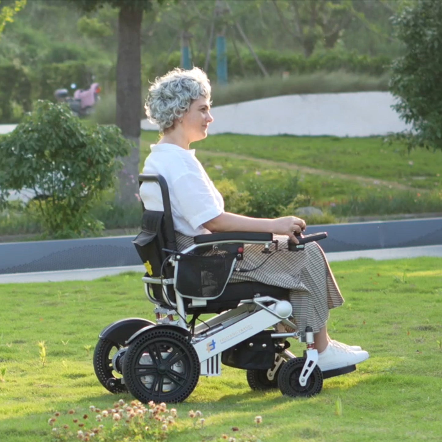Fold and Travel Electric Wheelchair Fold And Travel Auto Recline Lightweight Foldable Electric Power Portable Wheelchair - Silver Frame